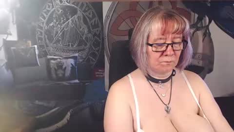 Snapshot of kleiner_teufel chatting on 05.01.26 Michelle online show from 05.01.26