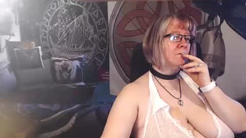 Snapshot of kleiner_teufel chatting on 05.04.26 Michelle online show from 05.04.26
