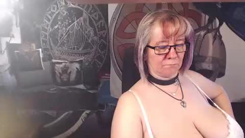 Snapshot of kleiner_teufel chatting on 05.17.26 Michelle online show from 05.17.26