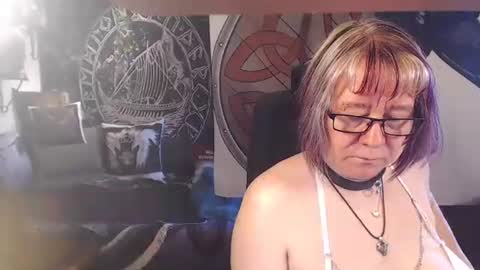 Snapshot of kleiner_teufel chatting on 05.22.26 Michelle online show from 05.22.26