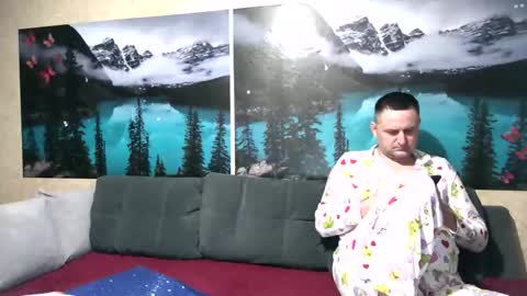 Snapshot of kleosnow chatting on 04.14.26 Kleosnow online show from 04.14.26