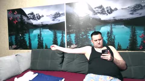Snapshot of kleosnow chatting on 04.25.26 Kleosnow online show from 04.25.26