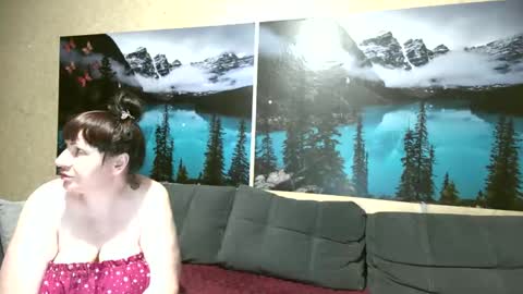 Snapshot of kleosnow chatting on 05.21.26 Kleosnow online show from 05.21.26