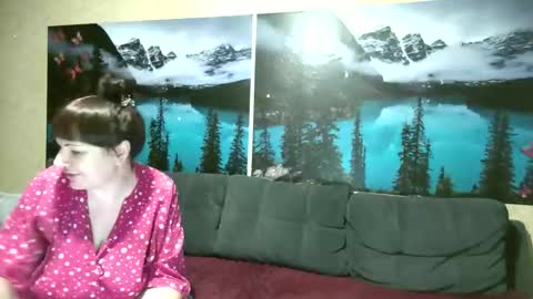 Snapshot of kleosnow chatting on 05.25.26 Kleosnow online show from 05.25.26