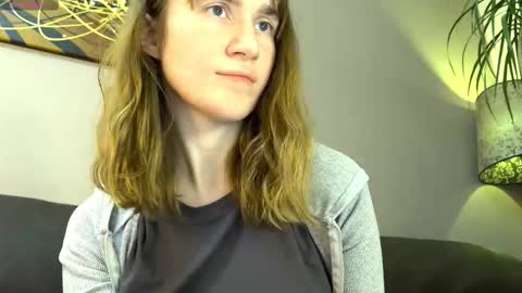 Snapshot of kleya___ chatting on 10.19.25 Kleya online show from 10.19.25