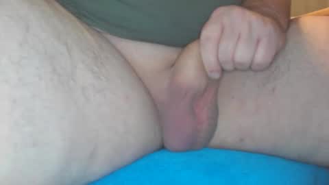 Snapshot of klinge2000 chatting on 12.15.25 klinge2000 online show from 12.15.25