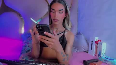 Snapshot of kloe_hh chatting on 04.22.26 Kloe online show from 04.22.26