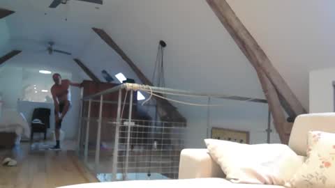 Snapshot of kloves2cum chatting on 04.08.26 kloves2cum online show from 04.08.26