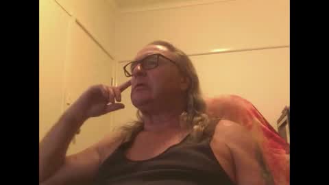 Snapshot of knobout chatting on 01.19.26 knobout online show from 01.19.26