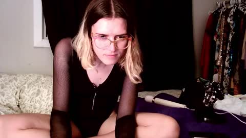 knottybadgirl online show from 10.18.25