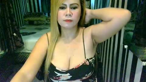 Knows Everything online show from 11.12.25