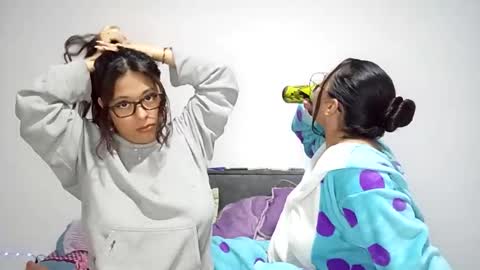 Konny and Laila online show from 06.11.26