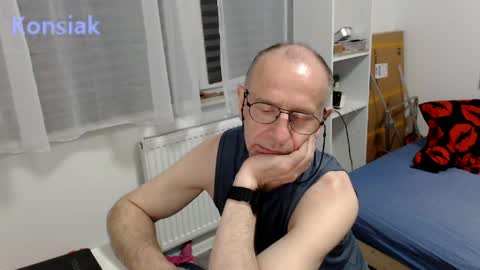 Komsiak online show from 04.18.26