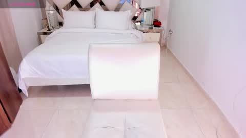 Koral Cuz online show from 10.20.25