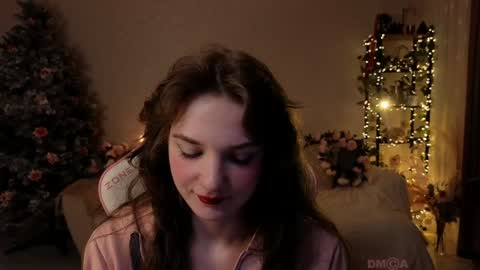 Kottyaa cb FOLLOWING  online show from 12.19.24