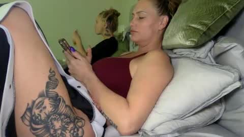 Snapshot of koyoteej chatting on 02.01.25 koyoteej online show from 02.01.25