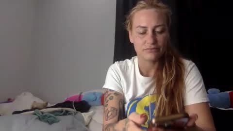 Snapshot of koyoteej chatting on 01.14.26 koyoteej online show from 01.14.26