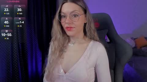 Snapshot of koza_dereza_ chatting on 11.30.25 Jess online show from 11.30.25