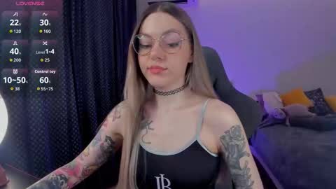 Snapshot of koza_dereza_ chatting on 12.14.25 Jess online show from 12.14.25