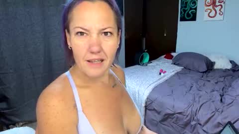 Snapshot of kreamyk420 chatting on 10.24.25 kreamyk420 online show from 10.24.25