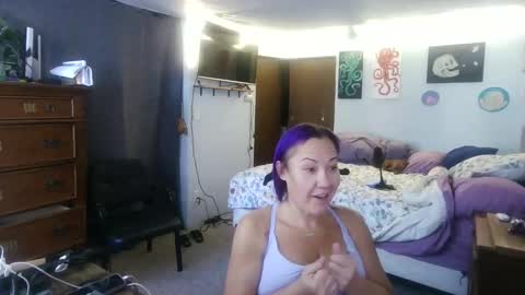 Snapshot of kreamyk420 chatting on 11.02.25 kreamyk420 online show from 11.02.25