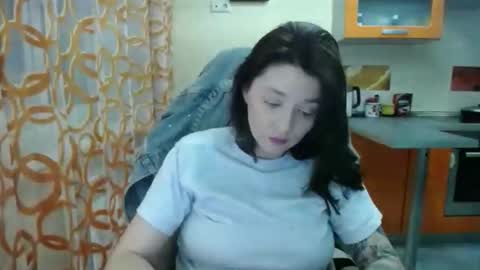 Snapshot of kris_again chatting on 12.19.25 Kris online show from 12.19.25