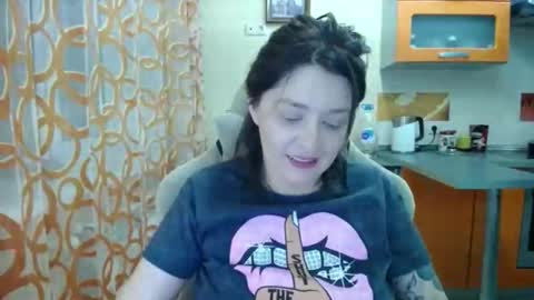 Snapshot of kris_again chatting on 12.21.25 Kris online show from 12.21.25