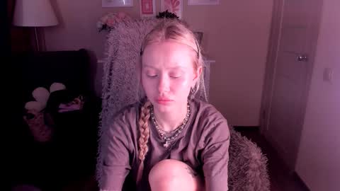 Snapshot of kris_grant chatting on 02.10.26 kris_grant online show from 02.10.26