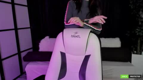 Snapshot of krisdoeil chatting on 11.29.25 krisdoeil online show from 11.29.25