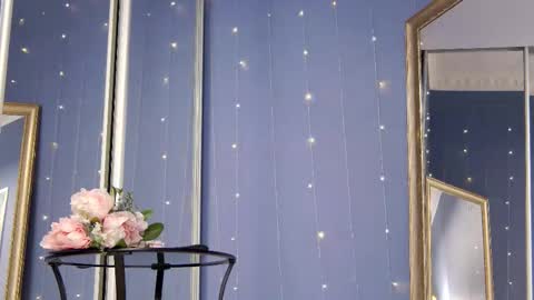 Snapshot of kriskras__ chatting on 09.18.25 kriskras__ online show from 09.18.25