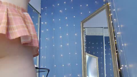 Snapshot of kriskras__ chatting on 10.13.25 kriskras__ online show from 10.13.25