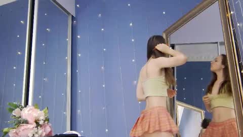 Snapshot of kriskras__ chatting on 10.24.25 kriskras__ online show from 10.24.25