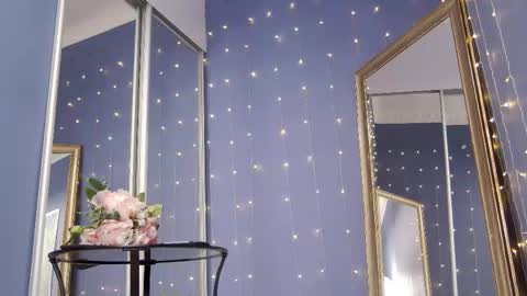 Snapshot of kriskras__ chatting on 12.04.25 kriskras__ online show from 12.04.25