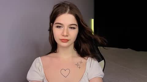 Snapshot of krispy_girl_star chatting on 11.17.25 krispy_girl_star online show from 11.17.25