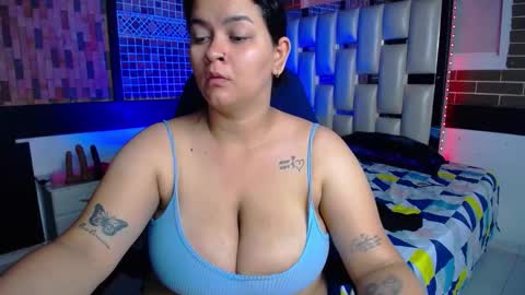 kriss_sweetboobs online show from 02.01.26