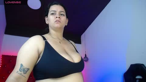 Snapshot of kriss_sweetboobs chatting on 06.09.26 kriss_sweetboobs online show from 06.09.26