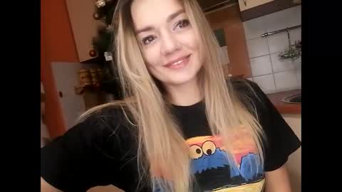 Snapshot of krisssexi chatting on 01.06.25 KrissSexi online show from 01.06.25