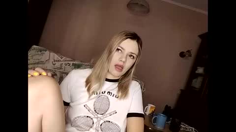 Snapshot of krisssexi chatting on 02.11.25 KrissSexi online show from 02.11.25