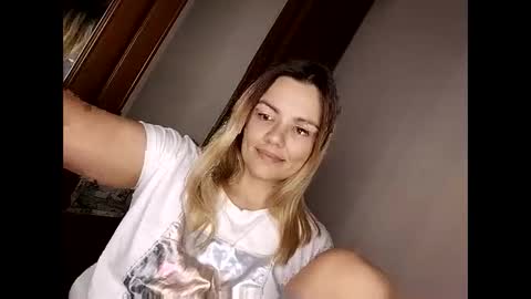 Snapshot of krisssexi chatting on 10.30.25 KrissSexi online show from 10.30.25