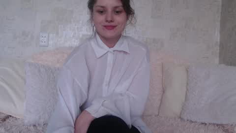 krissvoss online show from 04.19.26