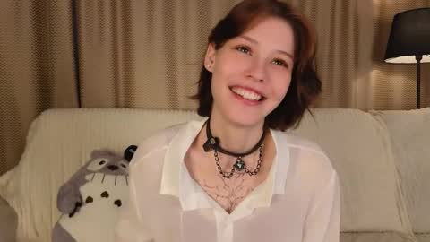 Snapshot of krissyhei chatting on 09.18.25 Sarah online show from 09.18.25