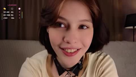 Snapshot of krissyhei chatting on 09.22.25 Sarah online show from 09.22.25