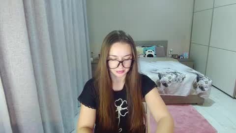 twitter    Annemarye 23 online show from 10.19.25