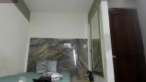 Snapshot of kristel_05 chatting on 12.01.25 Kristel online show from 12.01.25