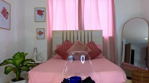 Snapshot of kristennblue_ chatting on 12.14.24 Kris online show from 12.14.24