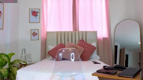 Snapshot of kristennblue_ chatting on 12.30.24 Kris online show from 12.30.24