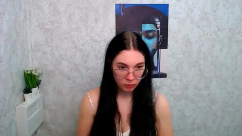 Snapshot of kristenx_x chatting on 11.10.25 Kristen online show from 11.10.25