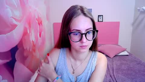 Snapshot of kristina_adel chatting on 12.18.24 Kristina Adel online show from 12.18.24