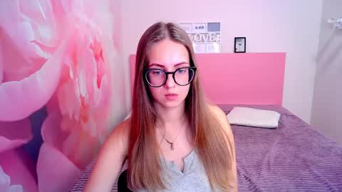 Snapshot of kristina_adel chatting on 12.19.24 Kristina Adel online show from 12.19.24