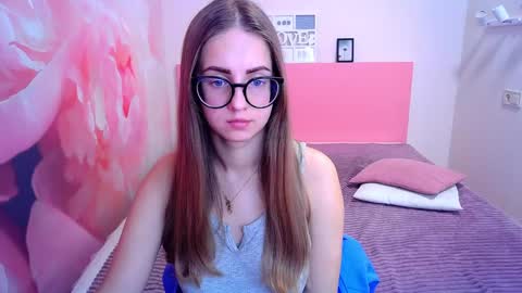 Snapshot of kristina_adel chatting on 01.09.25 Kristina Adel online show from 01.09.25